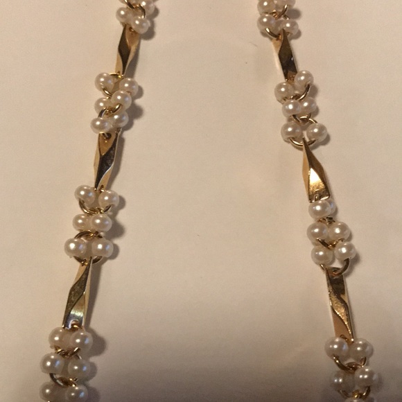 Pearl and Gold Necklace - Picture 4 of 7